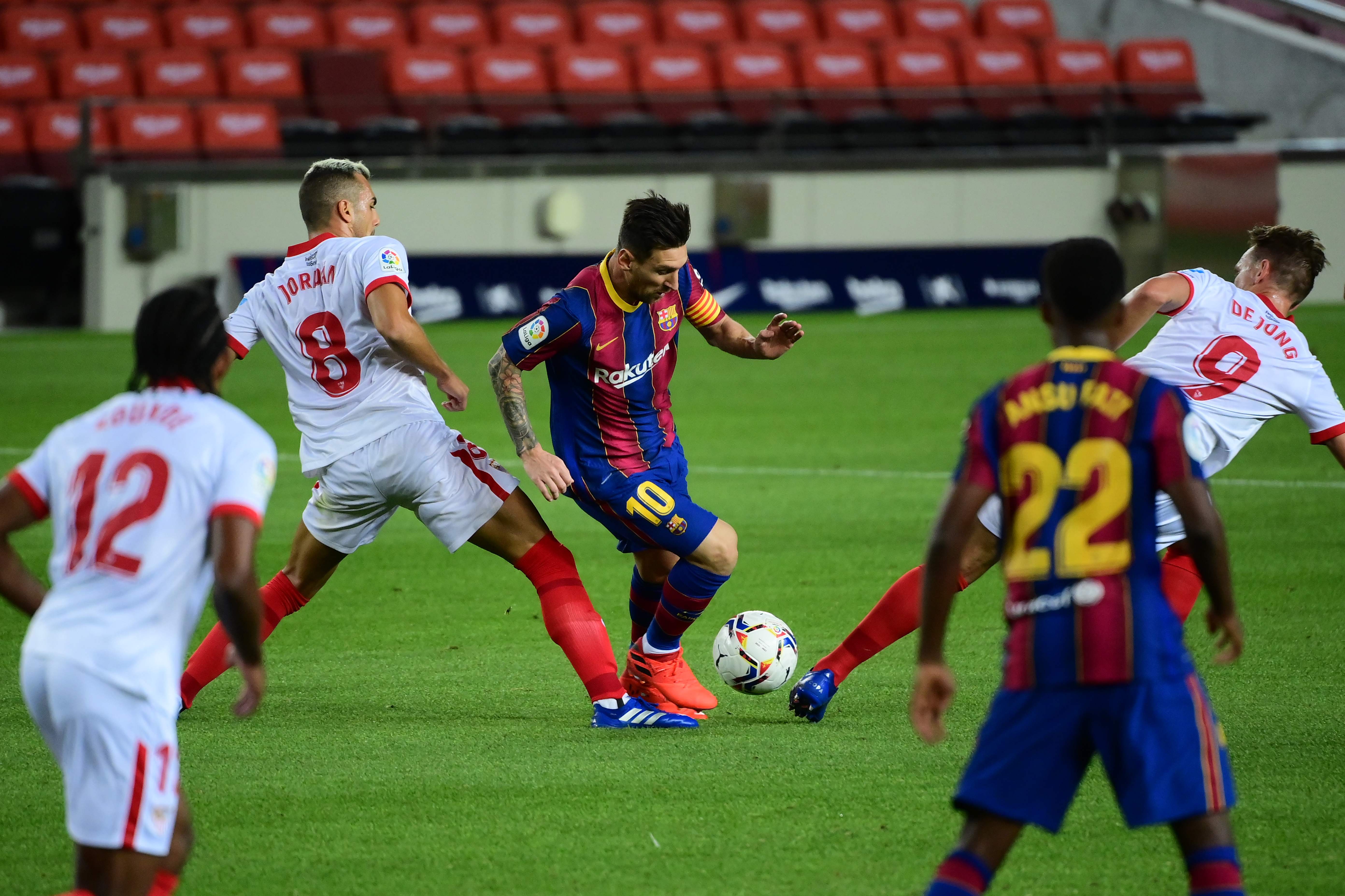 Счет матча испании. Футбол игровые моменты. Швейцария испания 2 июля. Педри (сборная испании) сзиди. Матч марокко франция мейси фото.