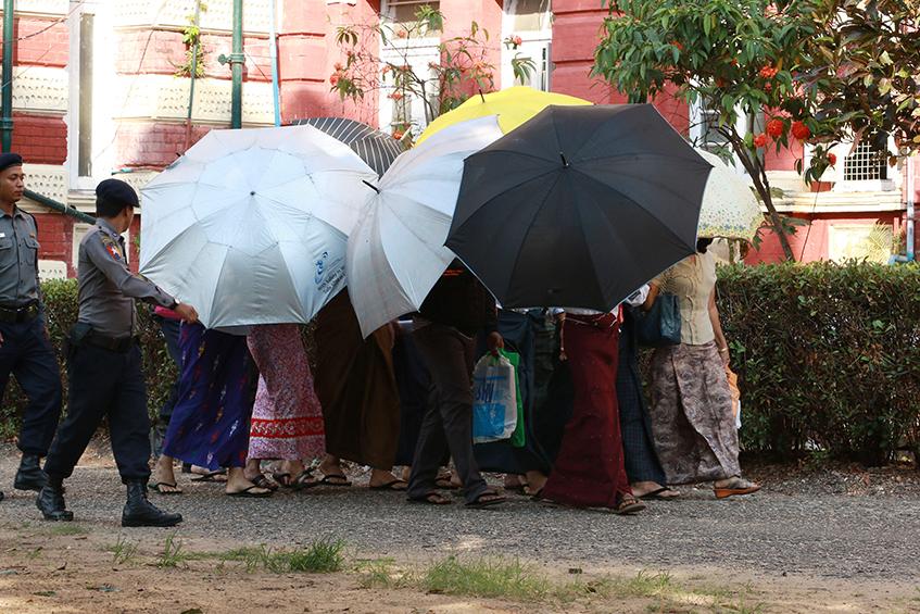 အဂတိလိုက်စားမှု တိုက်ဖျက်ရေးကော်မရှင်က အမှုဖွင့် အရေးယူထားသည့် ရန်ကုန်တိုင်းဒေသကြီး ဥပဒေချုပ်ဟောင်း ဦးဟန်ထူး အပါအဝင် ငါးဦးအား ဇန်နဝါရီ ၁၈ ရက်က ရုံးထုတ်စဉ်