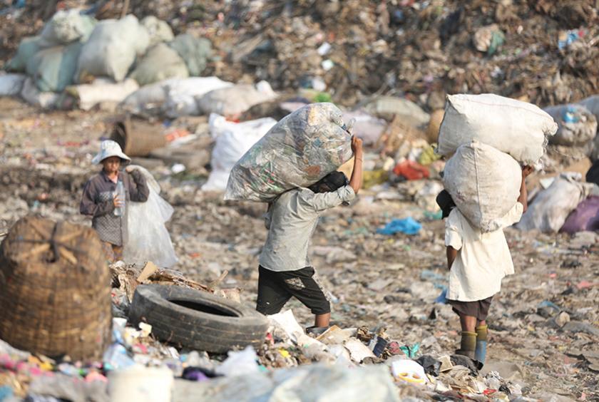 ရန်ကုန်မြို့အတွင်းရှိ ကလေးလုပ်သားအချို့ကို တွေ့ရစဉ်