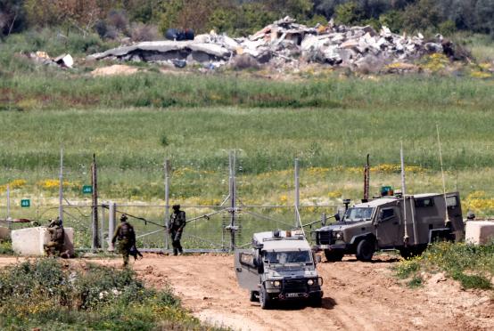 မတ် ၂၇ ရက်က အစ္စရေးတောင်ပိုင်းနယ်စပ်ရှိ ဂါဇာကမ်းမြောင်ဒေသတွင် အစ္စရေးတပ်ဖွဲ့များ ယာဉ်တန်းများဖြင့် ရောက်ရှိလာစဉ်