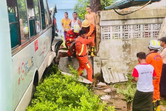 ■ ဓာတ်ပုံ - ပုလဲအရန်မီးသတ်တပ်ဖွဲ့