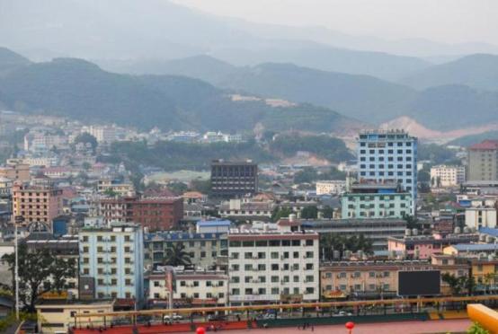 ‘၀’ ကိုယ်ပိုင်အုပ်ချုပ်ခွင့်ရဒေသရှိ ပန်ဆန်းမြို့ကို တွေ့ရစဉ် - photo AFP