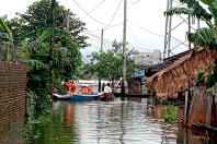 ​​​​​​​ဘီးလင်းမြစ်ရေ မြင့်တက်လာမှုကြောင့် ဘီးလင်းမြို့အတွင်းရှိ ရပ်ကွက်အချို့၌ ရေဝင်ရောက်နေသည်ကို တွေ့ရစဉ် (ဓာတ်ပုံ- MFSD)