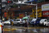 ■ရန်ကုန်မြို့တွင် ဖွင့်လှစ်ရောင်းချနေသည့် ရွှေဆိုင်များအား ဇွန် ၃ ရက် ညနေပိုင်းက တွေ့ရစဉ်