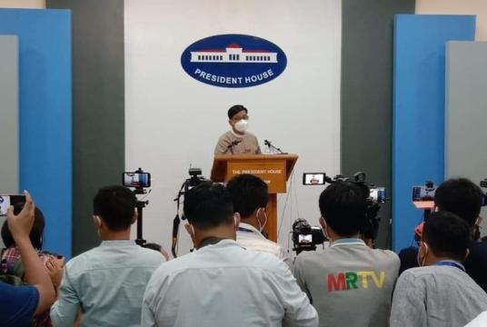 နေပြည်တော် သမ္မတအိမ်တော်၌ ဇန်နဝါရီ ၈ ရက်တွင် ပြုလုပ်သည့် သတင်းစာရှင်းလင်းပွဲကို တွေ့ရစဉ်