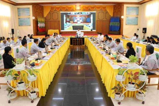 သမဝါယမနှင့် ကျေးလက်ဒေသ ဖွံ့ဖြိုးရေးဝန်ကြီးဌာနရုံး အစည်းအဝေးခန်းမ၌ ကျင်းပသည့် ကျေး လက်လမ်းဖွံ့ဖြိုးရေးဦးစီးဌာန၏ ဘဏ္ဍာရေး နှစ်အစည်းအဝေ