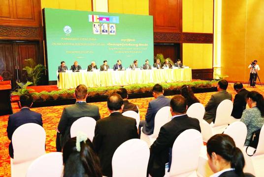 ဇူလိုင်လက ကျင်းပသည့် ကမ္ဘောဒီးယားနိုင်ငံ၏ (၇) ကြိမ်မြောက် အမျိုးသားလွှတ်တော်ရွေးကောက်ပွဲသို့ UEC ဥက္ကဋ္ဌ သွားရောက်လေ့လာစဉ်