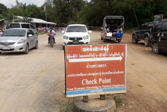 မြန်မာ-ထိုင်းနယ်စပ် မောတောင်နယ်စပ်စခန်းတစ်နေရာကို တွေ့ရစဉ် (ဓာတ်ပုံ-ဇော်မိုးဦး)