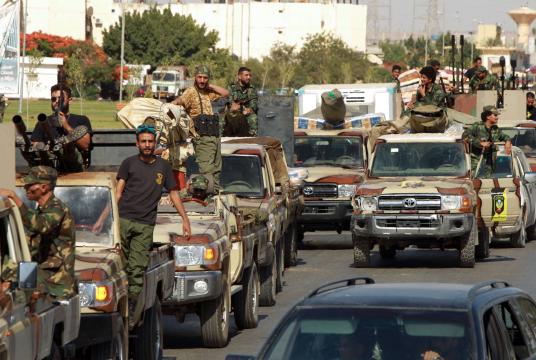 လစ်ဗျားစစ်ဘုရင် ဟက်ဖ်တာသစ္စာခံ Libyan National Army (LNA) မှ တပ်ဖွဲ့ဝင်များ ဇွန် ၁၈ က ဘင်ဂါဇီတွင် စုဝေးနေစဉ်