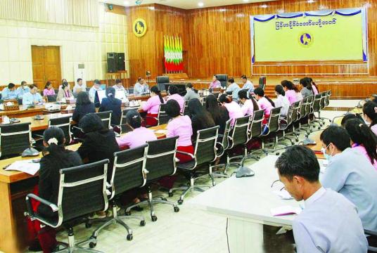 မြန်မာနိုင်ငံတော်ဗဟိုဘဏ်၏ သင်တန်းဆိုင်ရာအတွေ့အကြုံများ မျှဝေခြင်းအခမ်းအနား (၁၄/၂၀၂၃) ကို တွေ့ရစဉ်