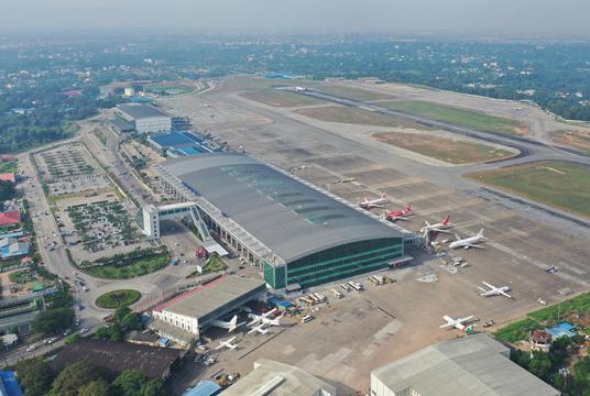 ရန်ကုန်အပြည်ပြည်ဆိုင်ရာလေဆိပ်တွင် ရပ်နားထားသော လေယာဉ်များကို တွေ့ရစဉ် (Photo : YACL)