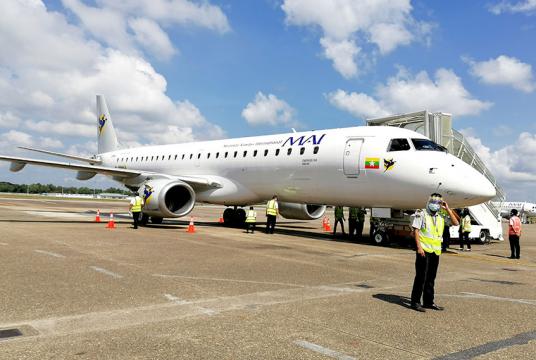အပြည်ပြည်ဆိုင်ရာ မြန်မာလေကြောင်း လိုင်း၏လေယာဉ်တစ်စီးအား တွေ့ရစဉ်