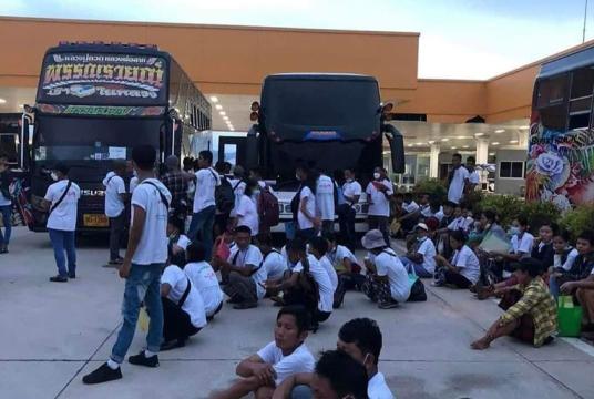 ​​​​​​​ထိုင်းနိုင်ငံသို့သွားရောက်လုပ်ကိုင်မည့် MOUလုပ်သားများအား ယခင်ကတွေ့ရစဉ် - Photo: Kogyi Mhann