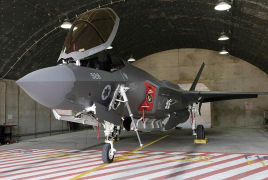 အစ္စရေး၏ F-35 တိုက်လေယာဉ်တစ်စင်းအား အစ္စရေးမြောက်ပိုင်း အီလတ်မြို့တွင် ၂၀၁၉ ခုနှစ် နိုဝင်ဘာ ၁၁ ၌ တွေ့ရစဉ် (Photo: AFP)