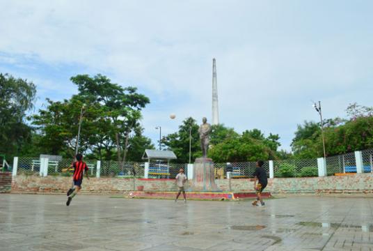 အုပ်ထိန်းသူမပါဘဲ ရန်ကုန်မြို့အတွင်း သွားလာနေသော ကလေးငယ် အချို့အား တွေ့ရစဉ် (ဓာတ်ပုံ - ကြည်နိုင်)