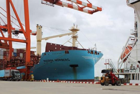 Maersk Norberg ကုန်သေတ္တာတင်သင်္ဘောသစ်အား MIP ဆိပ်ကမ်းတွင် တွေ့ရစဉ်