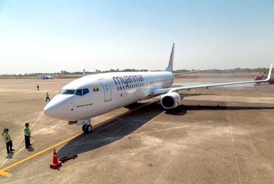 ရန်ကုန်-ဘန်ကောက် ခရီးစဉ်ပျံသန်းနေသည့်  (MNA) လေကြောင်းလိုင်းမှ လေယာဉ်တစ်စီးအား တွေ့ရစဉ်