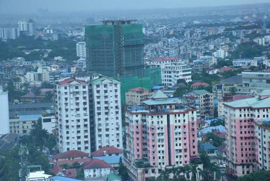 ရန်ကုန်မြို့ရှိ အိမ်ရာအဆောက်အအုံများကို တွေ့ရစဉ်