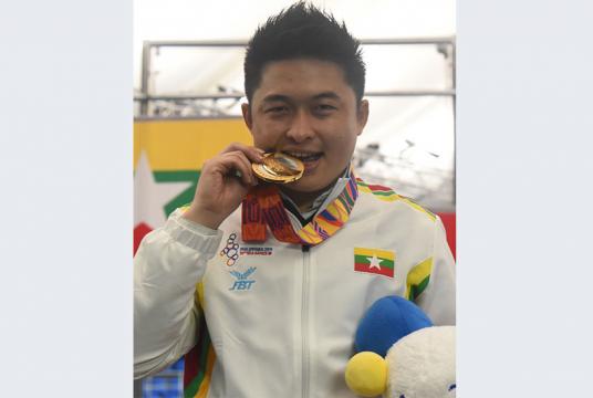 ဆီးဂိမ်းစ် Pool ရွှေတံဆိပ်နှစ်ခုရ မောင်မောင် (ဓာတ်ပုံ - ညီညီစိုးညွန့်)
