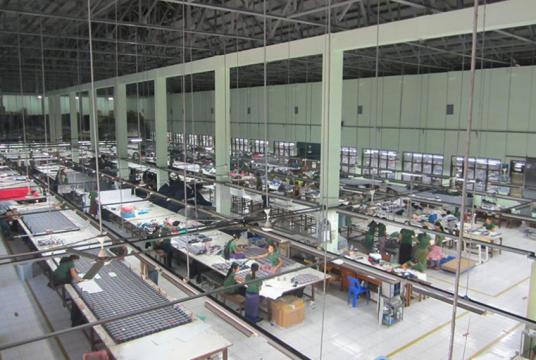 ရန်ကုန်မြို့ရှိ အထည်ချုပ်စက်ရုံ လုပ်ငန်းခွင်တစ်ခုကို တွေ့ရစဉ် (ဓာတ်ပုံ-ဇေယျာငြိမ်း)