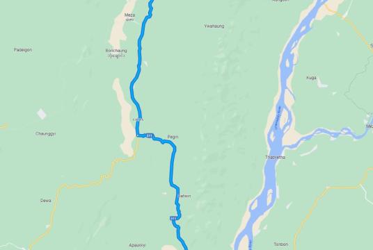 လက်ရှိတွင် လမ်းပိတ်ဆို့မှုဖြစ်ပေါ်နေသည့် မြစ်ကြီးနား-မန္တလေး ပြည်ထောင်စုလမ်း ထီးချိုင့်နှင့် အင်းတော်ကြားလမ်းပိုင်းအား တွေ့ရစဉ်