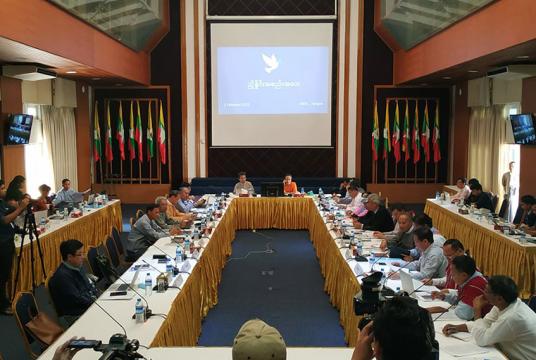အမျိုးသားအဆင့် နိုင်ငံရေးဆွေးနွေးပွဲများ ကျင်းပရန် တင်သွင်းခဲ့သော ဖေဖော်ဝါရီ ၂ ရက်၊ ၃ ရက်တွင် ပြုလုပ်ခဲ့သည့် ညှိနှိုင်းအစည်းအဝေးကို တွေ့ရစဉ်