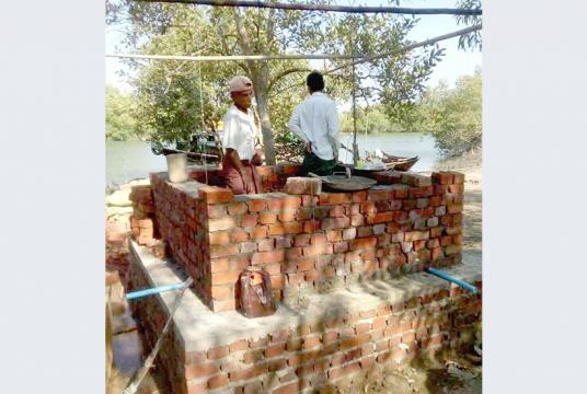 ကံဆိပ်ကျေးရွာရှိ ရေပေးဝေရေးရေလှောင်ကန်ကို တွေ့ရစဉ်