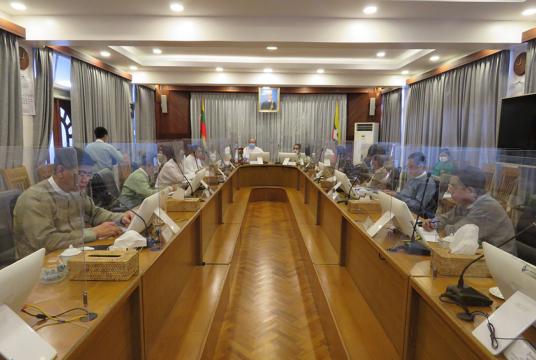 မြန်မာနိုင်ငံရင်းနှီးမြှုပ်နှံမှုကော်မရှင်၏ (၁၀/၂၀၂၀) ကြိမ်မြောက်အစည်းအဝေးကို တွေ့ရစဉ်(ဓာတ်ပုံ- DICA)