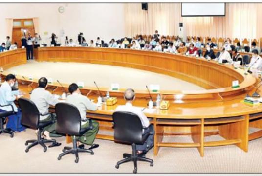 ၂၀၂၁ ခုနှစ် ဖေဖော်ဝါရီ ၂၆ ရက်က နေပြည်တော်တွင် ပြည်ထောင်စုရွေးကောက်ပွဲကော်မရှင်အသစ်နှင့် နိုင်ငံရေးပါတီများ တွေ့ဆုံဆွေးနွေးစဉ် (ဓာတ်ပုံ-MOI)