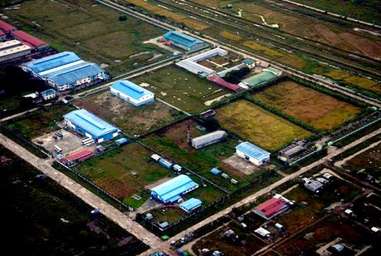 ရန်ကုန်မြို့ရှိ စက်မှုဇုန်တစ်ခုကိုတွေ့ရစဉ်