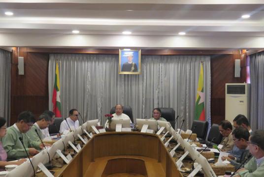 မြန်မာနိုင်ငံရင်းနှီးမြှုပ်နှံမှု ကော်မတီအစည်းအဝေးကို တွေ့ရစဉ်(ဓာတ်ပုံ-DICA)