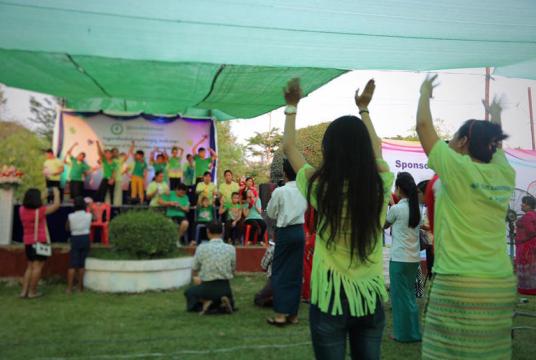 ၂၀၁၇ ခုနှစ် ဧပြီ ၂ ရက်တွင် ကျရောက်သော ကမ္ဘာ့အော်တစ်ဇင်အမှတ်တရနေ့ကို ရန်ကုန်မြို့တွင် ကျင်းပစဉ်