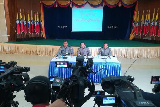 လူအများဝေဖန်ခဲ့သည့် နေပြည်တော်၌ ပြုလုပ်ခဲ့သော ဗစ်တိုးရီးယားအမှု သတင်းစာရှင်းလင်းပွဲကို  တွေ့ရစဉ် 