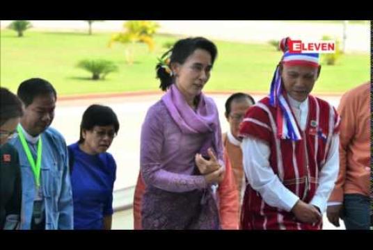 Embedded thumbnail for သူရဦးရွှေမန်းနှင့် ဒေါ်အောင်ဆန်းစုကြည်တို့ လွှတ်တော်အစည်းအဝေးပွဲအပြီး သီးခြားတွေ့ဆုံခဲ့