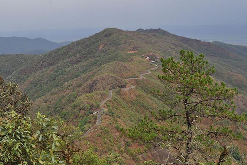 ဟားခါး-ဖလမ်း-ကလေး လမ်းပိုင်းတစ်နေရာကို တွေ့ရစဉ်