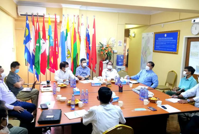၂၀၂၀ ရွေးကောက်ပွဲဆိုင်ရာ ကိစ္စများနှင့် အဖွဲ့ဝင်အသစ် လျှောက်ထားခြင်း ကိစ္စများကို ဇွန် ၂၆ ရက်က UNA ရုံးတွင် ဆွေးနွေးမှုပြုလုပ်စဉ်  (Photo- United Nationalities Alliance)
