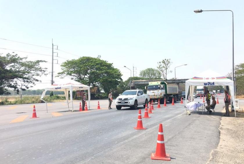 ထိုင်းနိုင်ငံ ပရာကျွတ်ခရိုင်အတွင်းရှိ စစ်ဆေးရေးဂိတ်ကို တွေ့ရစဉ်