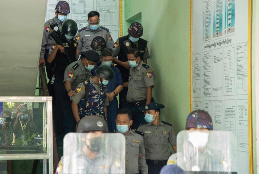 ထောင်ပြေးမှုဖြင့် တရားစွဲဆိုခံထားသည့် UDP ပါတီဥက္ကဋ္ဌ ဦးကျော်မြင့်ကို ရုံးထုတ်လာစဉ်