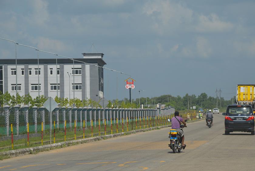 သီလဝါအထူးစီးပွားရေးဇုန်စီမံကိန်းအတွင်း မြင်ကွင်းများကို တွေ့ရစဉ် (ဓာတ်ပုံ- အောင်မျိုးသန့်)