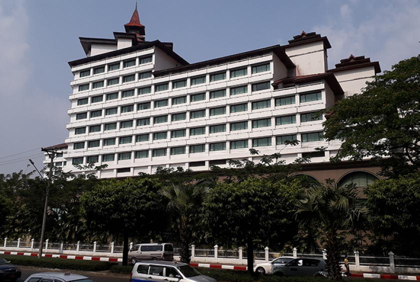 ရန်ကုန်မြို့ရှိ ကြယ်ငါးပွင့်အဆင့်ဟိုတယ် တစ်လုံးကို တွေ့ရစဉ် (ဓာတ်ပုံ-စည်သူအောင်)