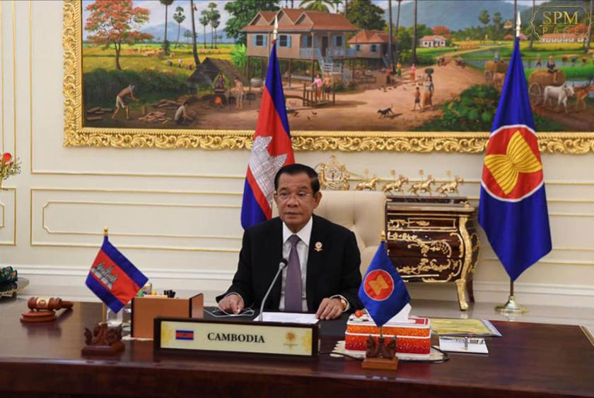 ကမ္ဘာဒီးယားဝန်ကြီးချုပ် ဟွန်ဆန်အား တွေ့ရစဉ် (Photo:Hun Sen Facebook)