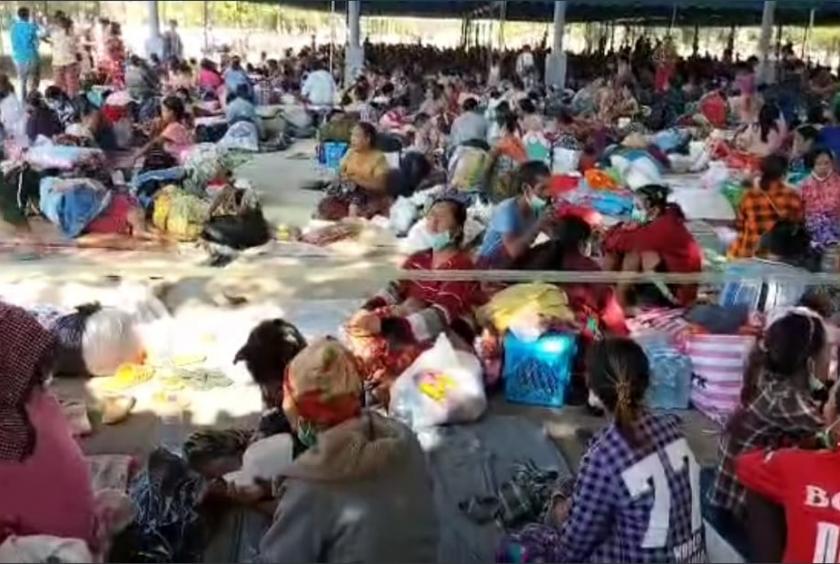 ​​​​​​​ထိုင်းနိုင်ငံ မယ်​တောင်ကလန်းစားသင်​ ကျောင်းတွင် ခိုလှုံ​နေရဆဲဖြစ်သည့်မြန်မာစစ်​ဘေး​ရှောင်များကို တွေ့ရစဉ် (ဓာတ်ပုံ- ကိုကြီးမန်း)