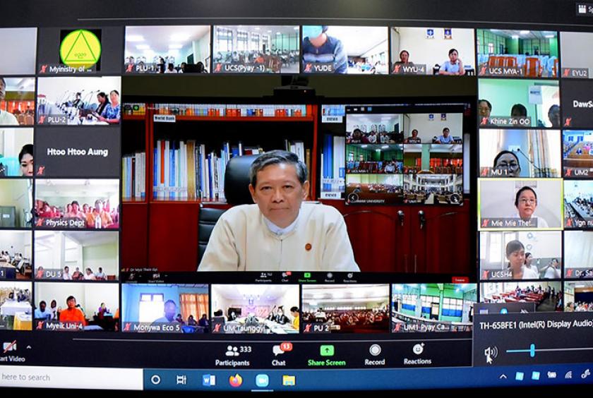  e-Learning Management System ဆိုင်ရာ လက်တွေ့အသုံးချသင်တန်းဖွင့်ပွဲအား တွေ့ရစဉ်