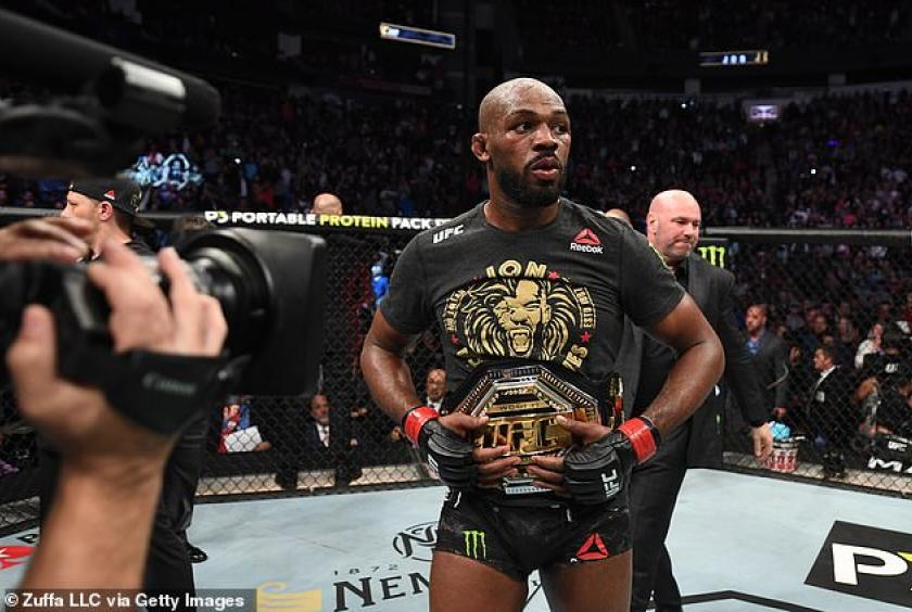 UFC ဥက္ကဋ္ဌ ဒါနာဝှိုက်နှင့်အချေအတင်ဖြစ်ပွားပြီးနောက် လိုက်ဟဲဗီးဝိတ်တန်းချန်ပီယံဆုကို လက်လွှတ်မည်ဟု ဂျွန်ဂျုံးစ် ဆို