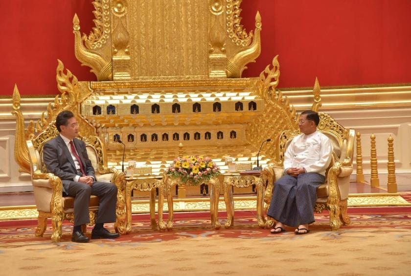 ၂၀၂၃ ခုနှစ် မေ ၂ ရက်က နေပြည်တော်တွင် နစကဥက္ကဋ္ဌနှင့် တွေ့ဆုံဆွေးနွေးနေသည့် တရုတ်နိုင်ငံခြားရေးဝန်ကြီး ချင်ကန်းအား တွေ့ရစဉ်