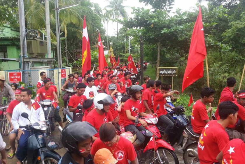 မဲသဝေါဒေသမှ တိုက်ပွဲများကြောင့် မြိုင်ကြီးငူသို့ တိမ်းရှောင်လာရသည့် စစ်ဘေးဒုက္ခသည်များအား စက်တင်ဘာ ၁၈ ရက်က တွေ့ရစဉ်