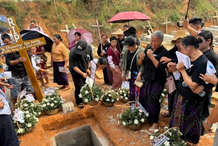 ■ပုံစာ- လုယက်ခံရသည့် မော်တော်ယာဉ်နှင့် သတ်ဖြတ်ခံရသည့် မော်တော်ယာဉ်ရောင်းဝယ်သူ၏ နာရေးကို တွေ့ရစဉ်