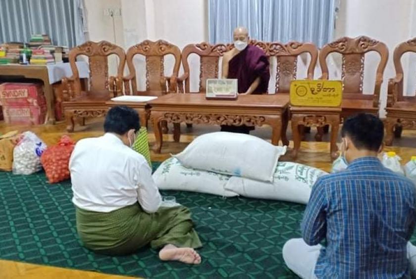 ဝါဆိုသင်္ကန်းနှင့် ဆွမ်းဆန်အစရှိသော လှူဒါန်းဖွယ်ရာများကို ကမ္ဘာအေးတိပိဋက မဟာဂန္ဓာရုံစာသင်တိုက်တွင် ဆက်ကပ်လှူဒါန်းစဉ်