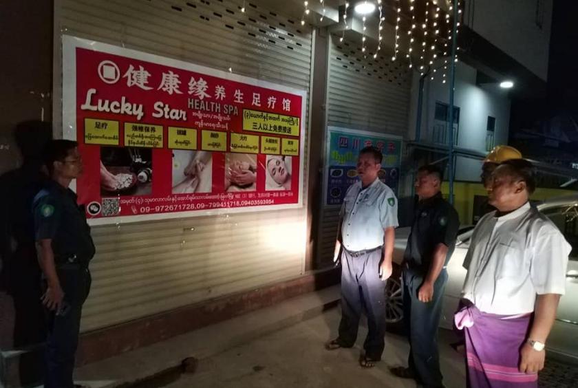 Image result for တ႐ုတ္စာျဖင့္ ေရးသားထားသည့္ဆိုင္းဘုတ္မ်ား