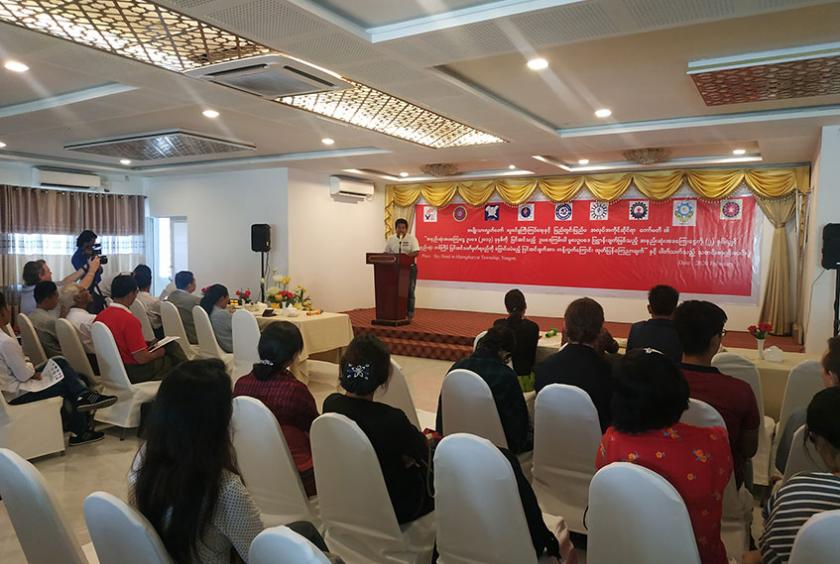   အနည်းဆုံးအခကြေးငွေဥပဒေအား ပြောင်းလဲပြင်ဆင်မည့်အပေါ် အလုပ်သမားအဖွဲ့အစည်းကိုးခုက ကန့်ကွက်ကြောင်းရှင်းလင်းမှုကို တွေ့ရစဉ်